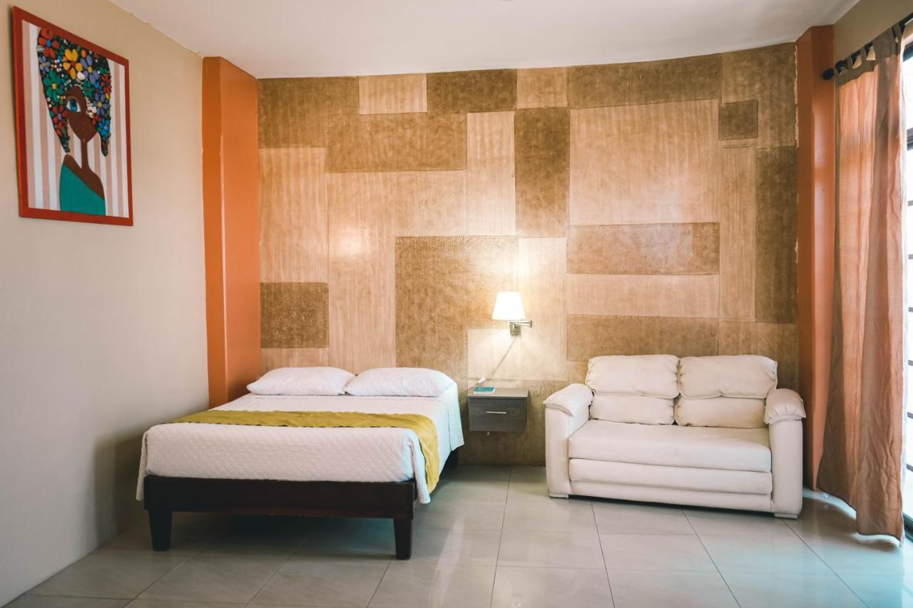 Hotel Manta Beach Madrigal Exterior foto