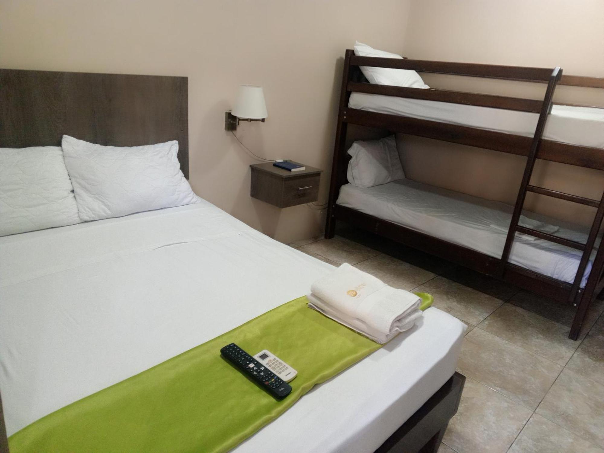Hotel Manta Beach Madrigal Exterior foto